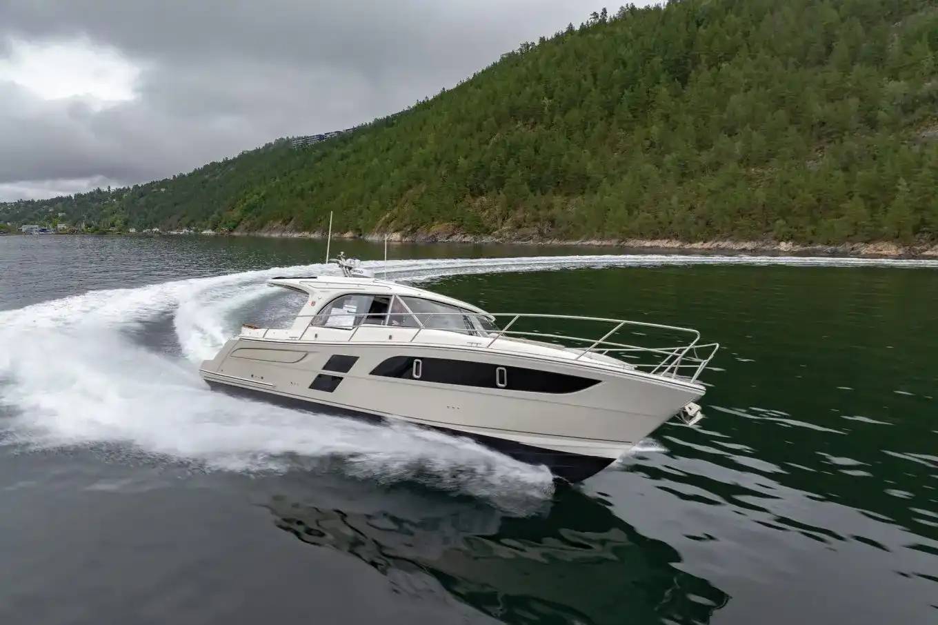 375 Cabin Cruiser