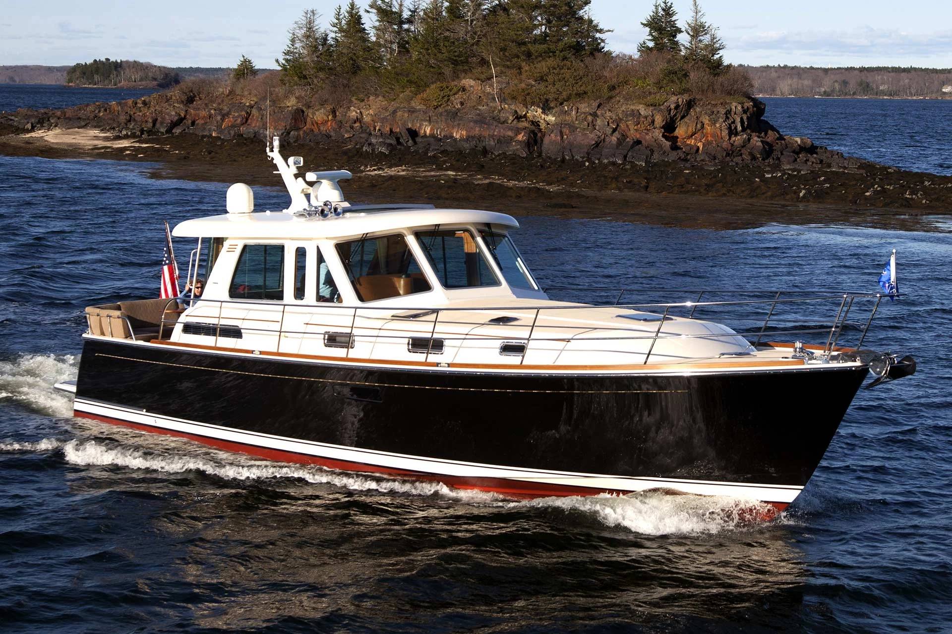 Sabre48SalonExpress-701_S48-island